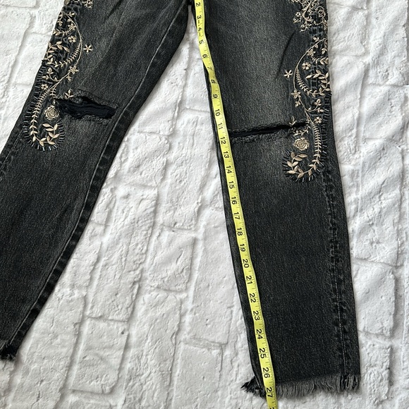 One Teaspoon x Free People Royal Rock Legends Size 26
Embroidered Beaded… - Picture 10 of 12